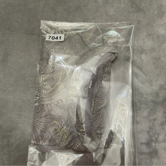 Lululemon Stripe In Stride Long Sleeve Top In Spirit Gray/Purple 27041 - Picture 9 of 10